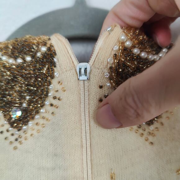 Vintage 1960s Marchessa Beaded Tank Top Womens Small 36 Cream Wool Angora FLAWED - Picture 8 of 10